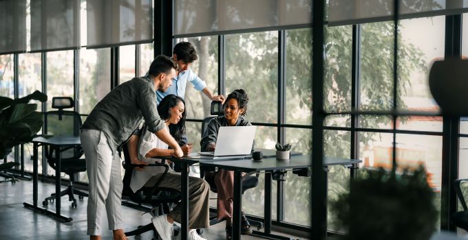 Les meilleurs outils d’IA pour optimiser le sourcing de candidats en 2025